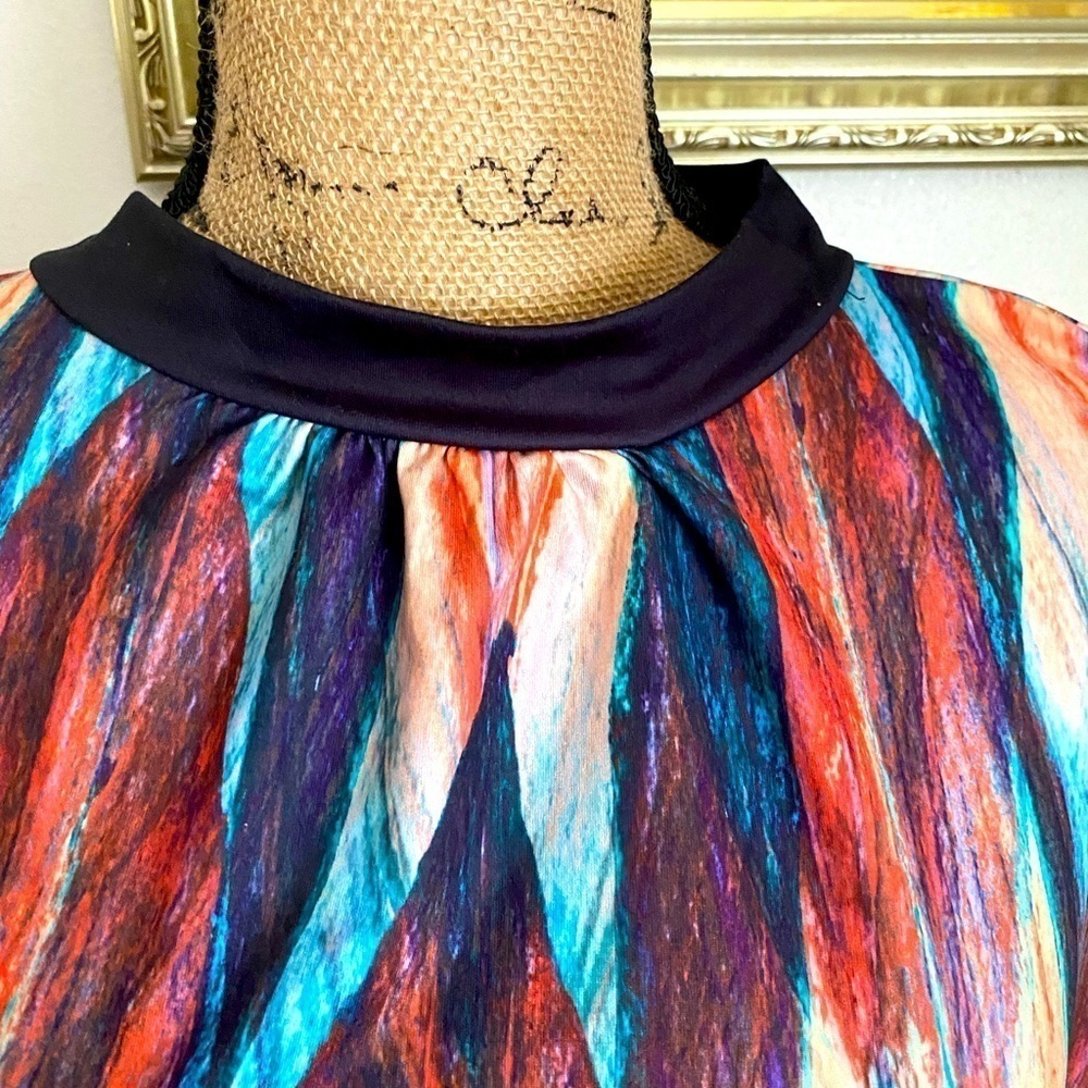 NEW Pixie Lady multi color tunic with a tie in the back. Size XL. - Picture 5 of 5